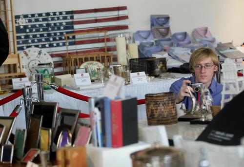 Вещи "афериста века" Бернарда Мэдоффа выставлены на продажу