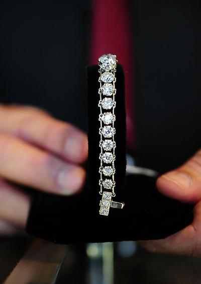 Вещи "афериста века" Бернарда Мэдоффа выставлены на продажу