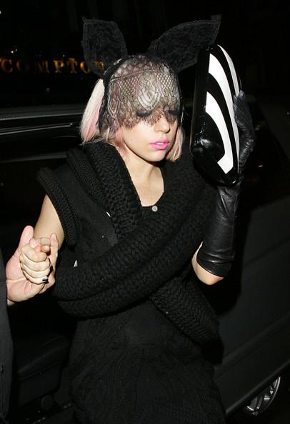 Самые безумные наряды Леди Гага