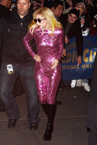 Самые безумные наряды Леди Гага