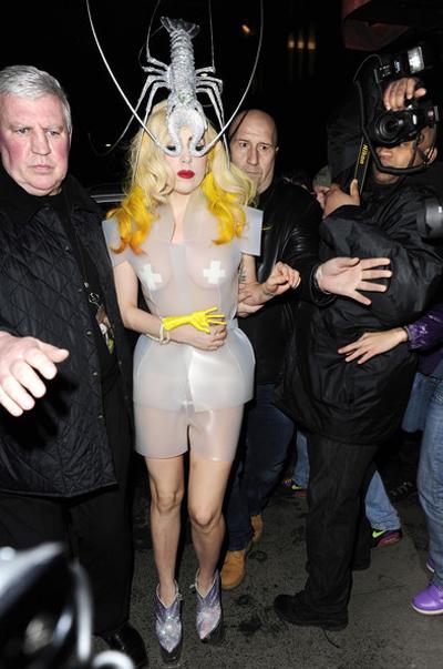 Самые безумные наряды Леди Гага