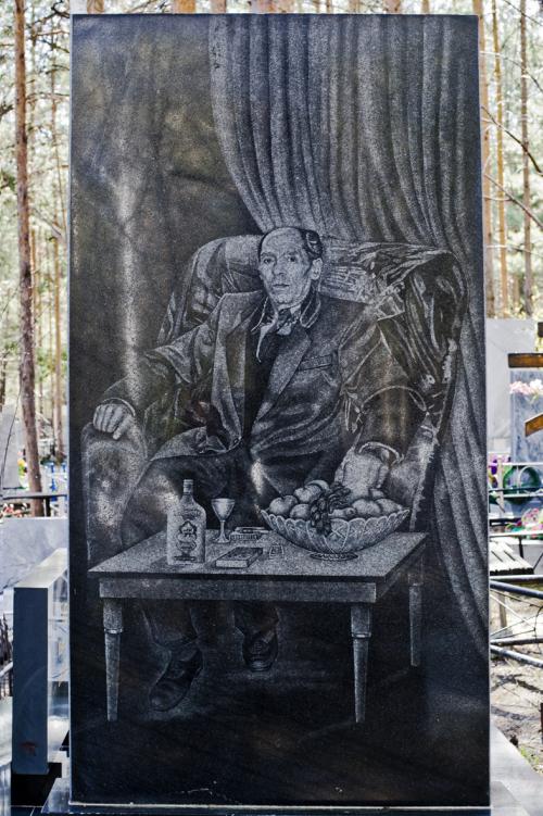 Причуды русских богачей: обои из кожы и мерседес со стразами