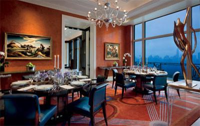 Причуды русских богачей: обои из кожы и мерседес со стразами