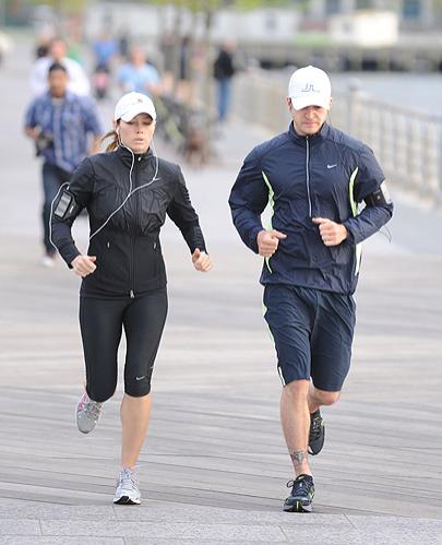 Звёзды потеют над стройной фигурой