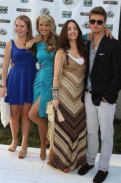 Супермодели вместе со своими детьми