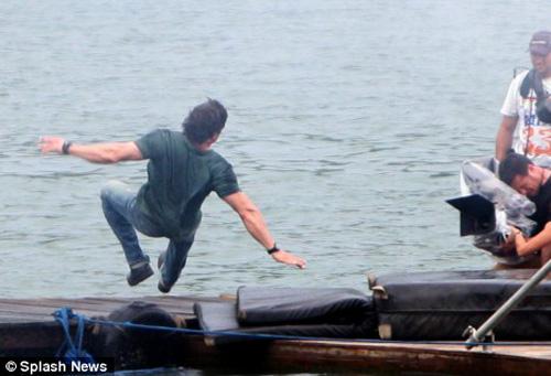 Сталлоне забрался на русское судно