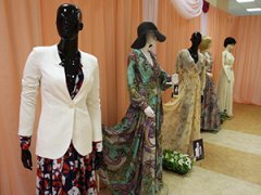 Российские звезды нарядили выпускников на бал