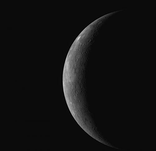 NASA опубликовала снимки Меркурия с его орбиты