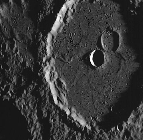 NASA опубликовала снимки Меркурия с его орбиты