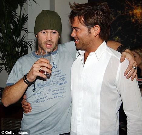 Колин Фаррелл поведёт под венец своего брата-гея