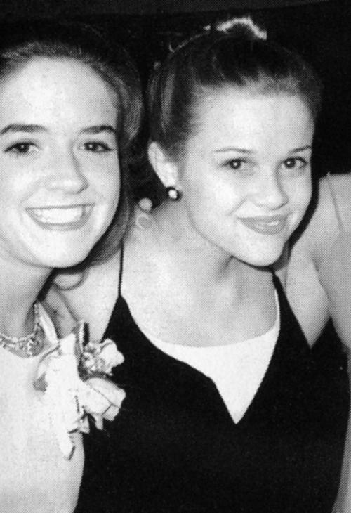 Фотографии знаменитостей с выпускного вечера