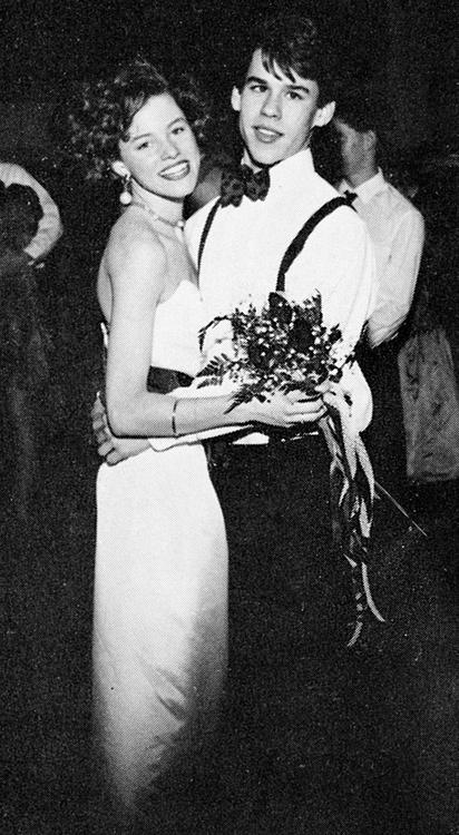 Фотографии знаменитостей с выпускного вечера