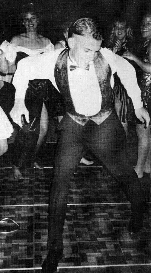 Фотографии знаменитостей с выпускного вечера