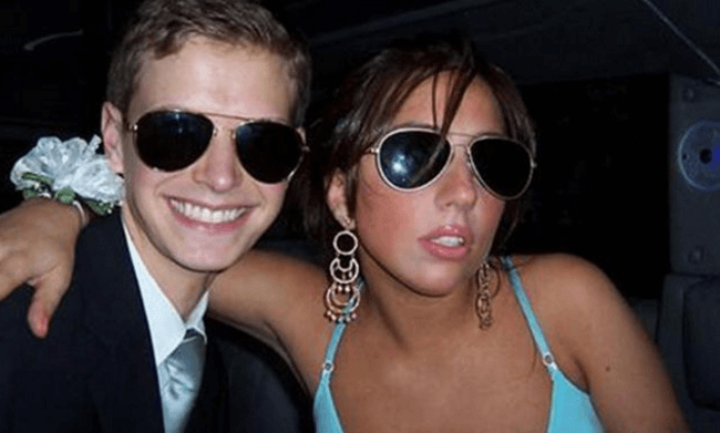 Фотографии знаменитостей с выпускного вечера