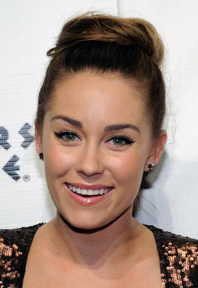 Косметологи раскрыли секреты идеальной кожи звезд