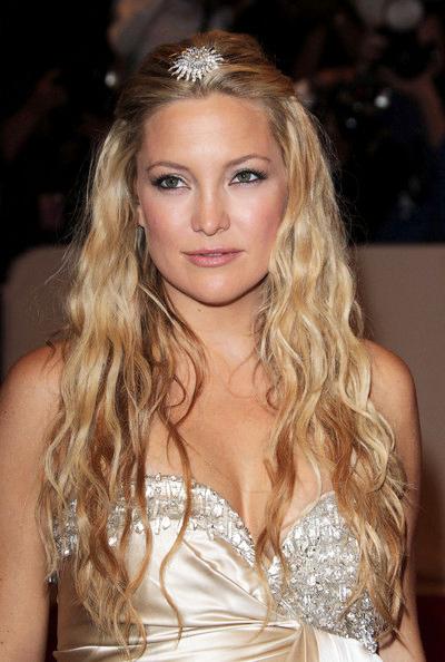 Косметологи раскрыли секреты идеальной кожи звезд