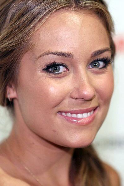 Косметологи раскрыли секреты идеальной кожи звезд