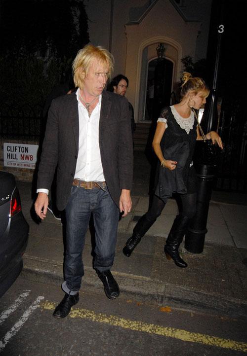 Сиенна Миллер окончательно спилась