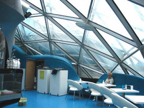 Виртуальный мост "родил" остров посреди реки