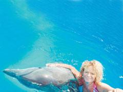 Шторм смыл с Долиной одежду