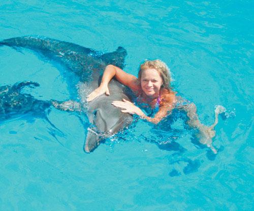 Шторм смыл с Долиной одежду