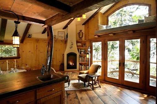 Самые удивительное жилье на деревьях