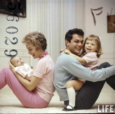 Редкие фотографии всемирно известных звезд. Часть 24