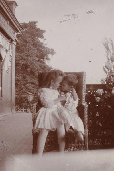 Редкие фотографии царской семьи из архива подруги императрицы