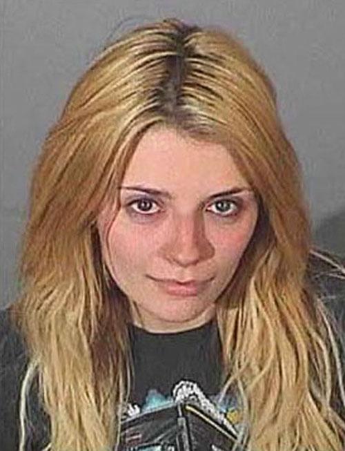 Преступные и знаменитые: за что попадают за решетку звезды