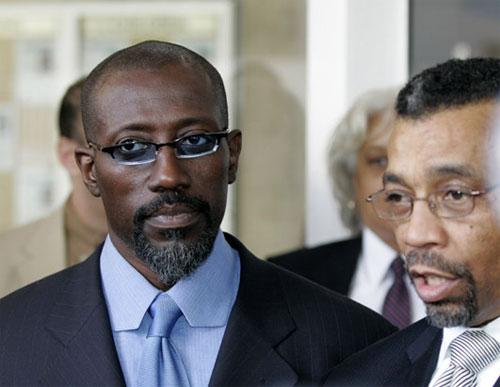 Преступные и знаменитые: за что попадают за решетку звезды