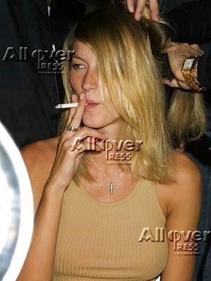 Звезды бросили курить