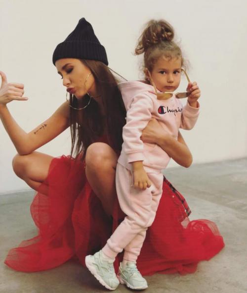 Как две капли: дети звезд, "скопировавшие" своих родителей