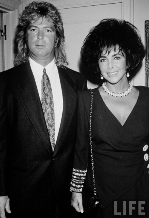 Знаменитые красотки и их молодые избранники