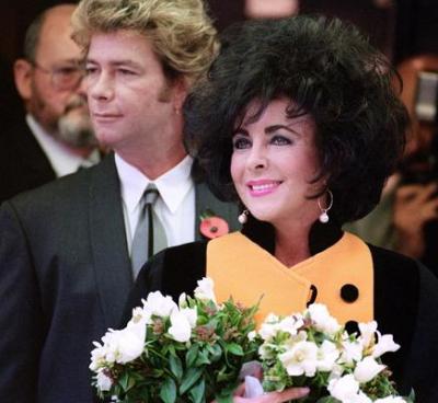 Знаменитые красотки и их молодые избранники