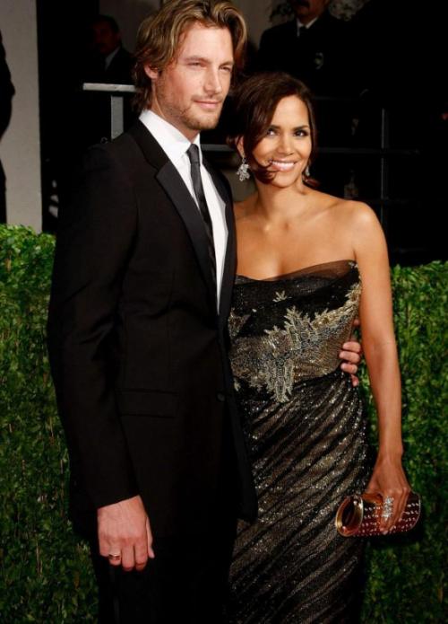 Знаменитые красотки и их молодые избранники