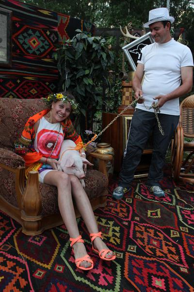 «Серебряный Дождь» удивил своих гостей курицей и Эмиром Кустурицей