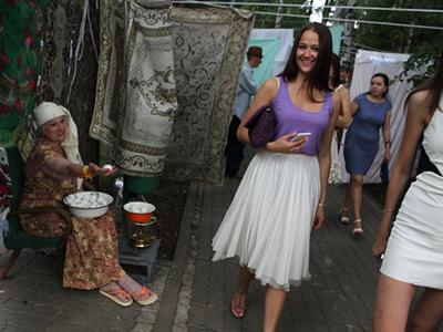 «Серебряный Дождь» удивил своих гостей курицей и Эмиром Кустурицей