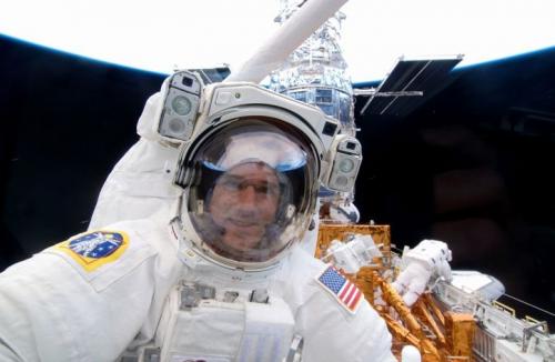 Как американцы телескоп "Хаббл" чинили