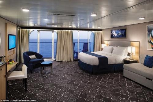 Как выглядит самый большой в мире круизный лайнер