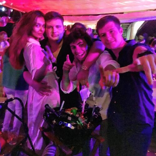 Как отдыхают дети российских олигархов