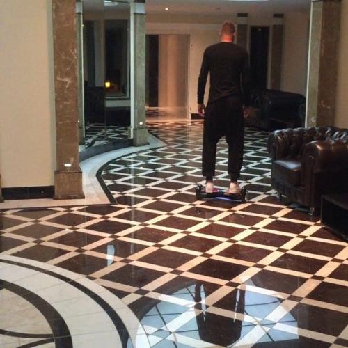 "Наш маленький мирок" за  млн. Где живут российские футболисты