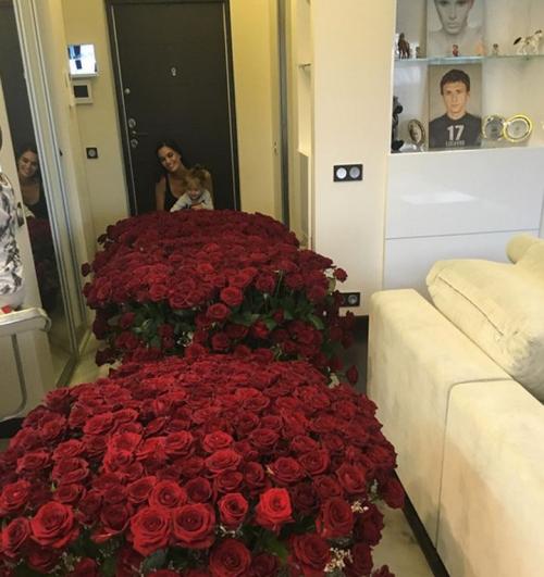 "Наш маленький мирок" за  млн. Где живут российские футболисты