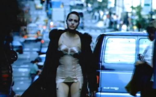 Анджелина Джоли: ее мужья, подруги и символические тату