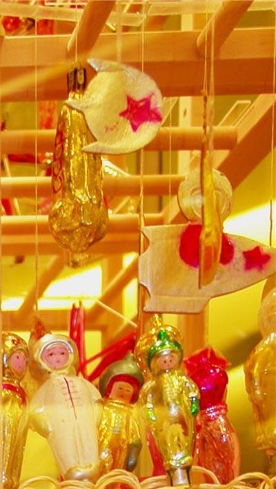 Игрушечная память хранит портреты вождей