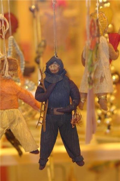 Игрушечная память хранит портреты вождей