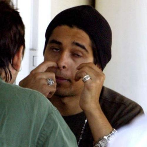 Дурно ли ковырять в носу?..