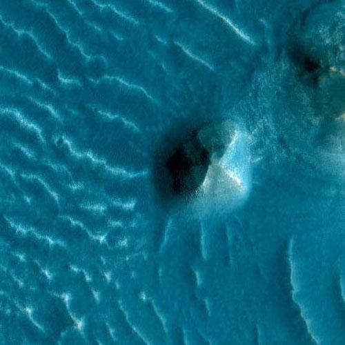 Ученые обнаружили на Марсе загадочные  объекты