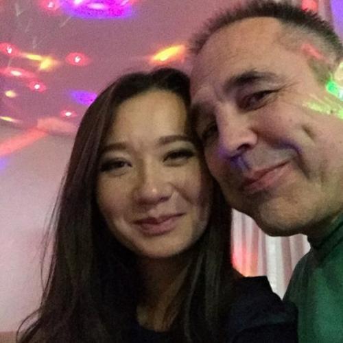 Седина в бороду: российские знаменитости, женившиеся на молодых