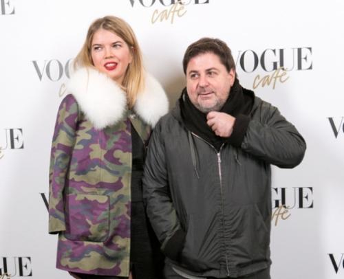 Седина в бороду: российские знаменитости, женившиеся на молодых