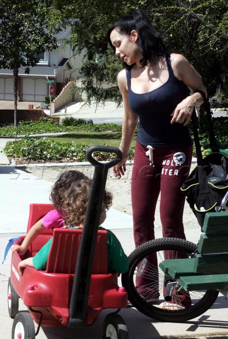 Октомама с детьми снимается в реалити-шоу